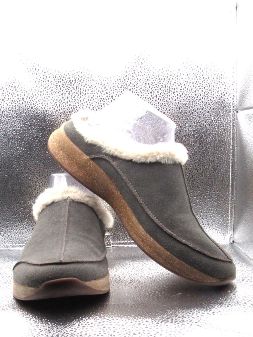 Taos Gray Future Suede Clog Women's Slippers Size 9 Faux Fur-Lined Good Cond